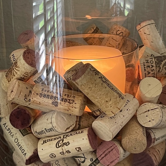 50 Used Authentic Wine Corks used to make crats - Picture 2 of 8